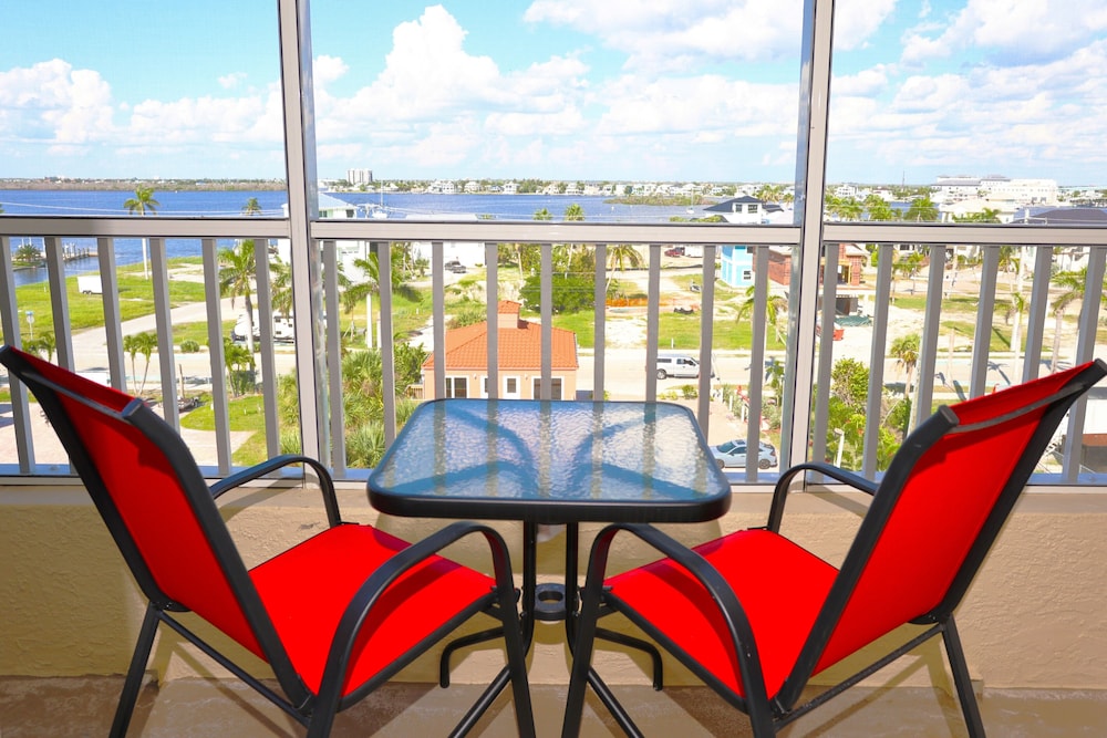 Casa Playa Resort 25/50