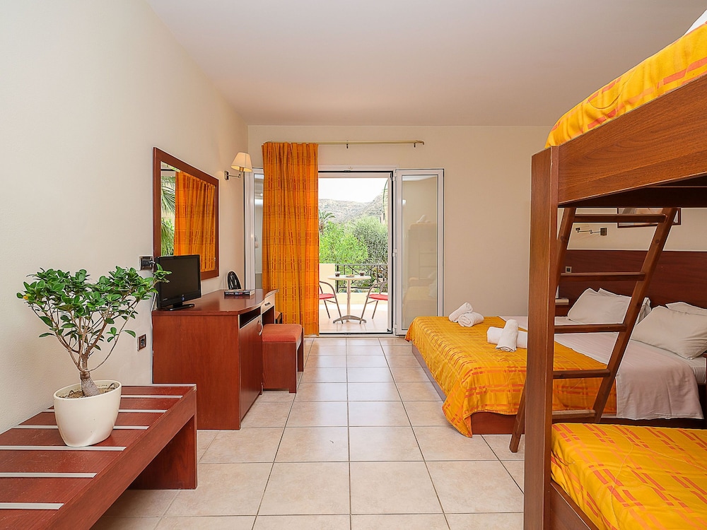 Calypso Hotel 37/67