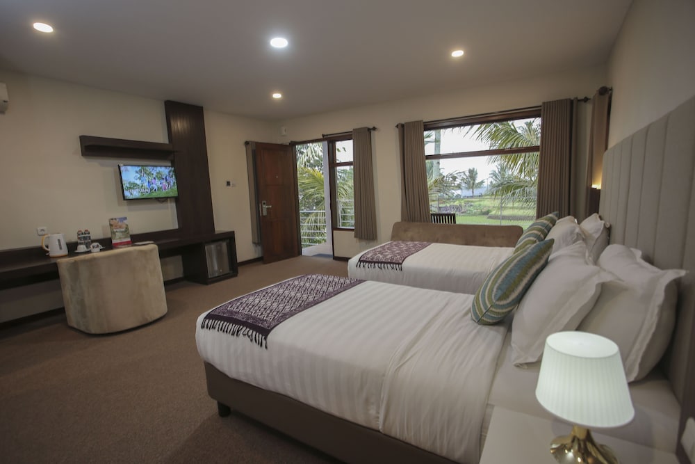 Grand Harvest Resort and Villas 37/75