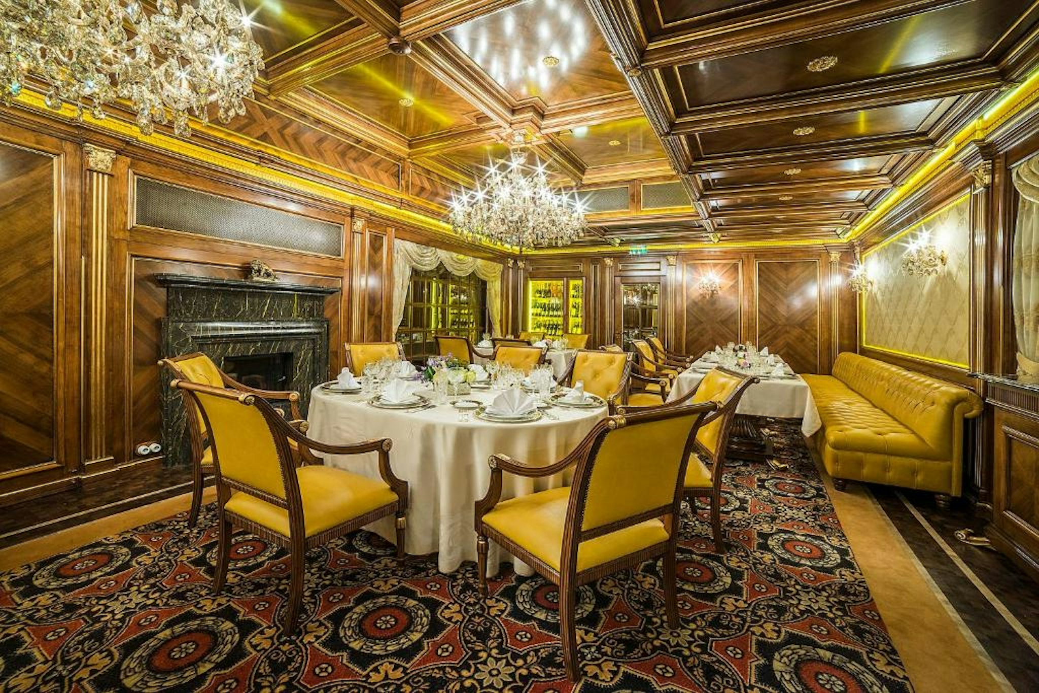 Imperial Hotel And Restaurant 73/84