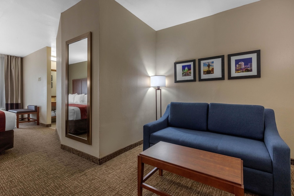 Comfort Inn and Suites Montgomery East Carmichael Rd 27/54