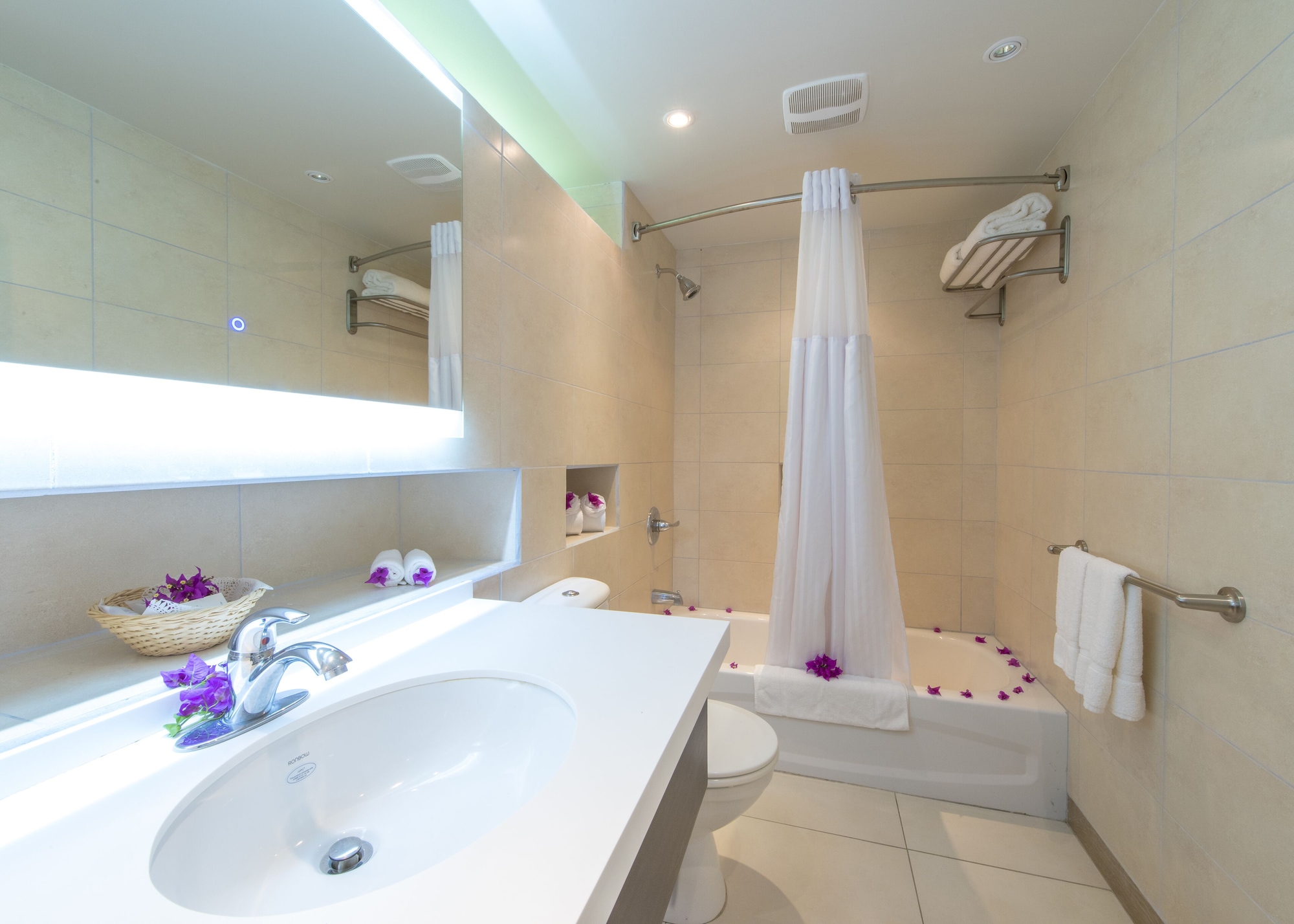 غرفة سوبيريور بسريرين مزدوجين بإطلالة على الحديقة، MOUNT IRVINE BAY RESORT 3/4