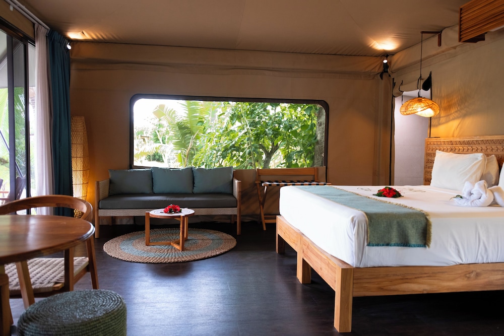Serenity Island Resort 20/50