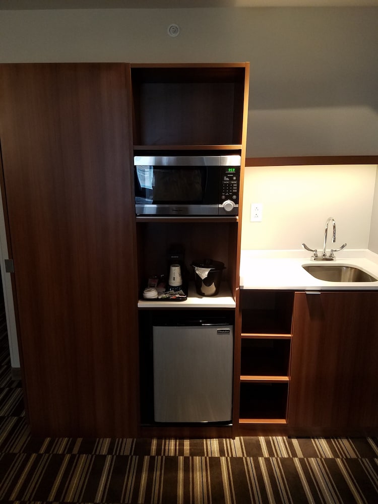 Microtel Inn And Suites By Wyndham Binghamton 18/34