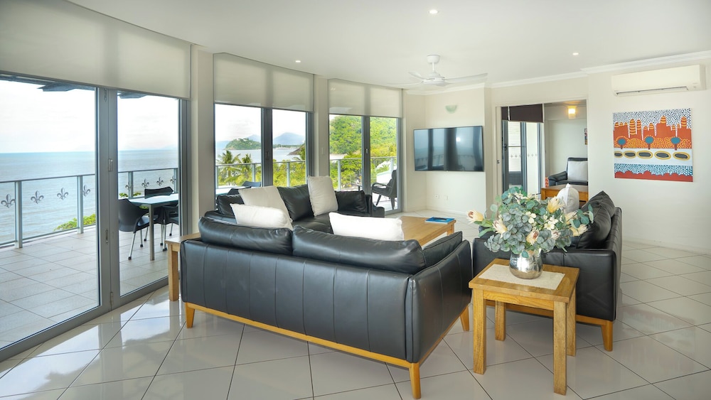 Vue Apartments Trinity Beach 9/50