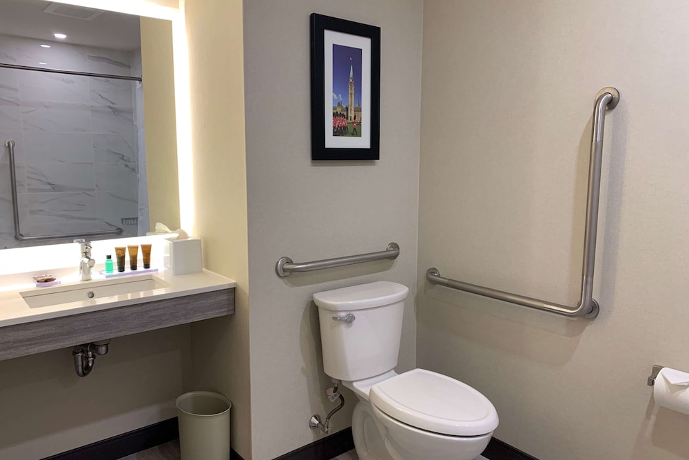 Wingate by Wyndham Kanata West Ottawa 49/49
