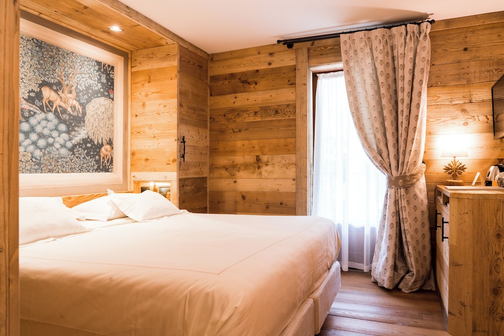 ROOM, SINGLE, BALCONY