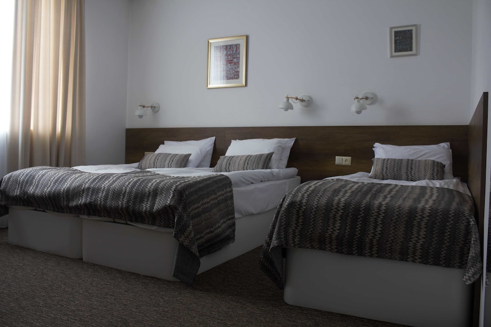 Alliance Hotel 27/74