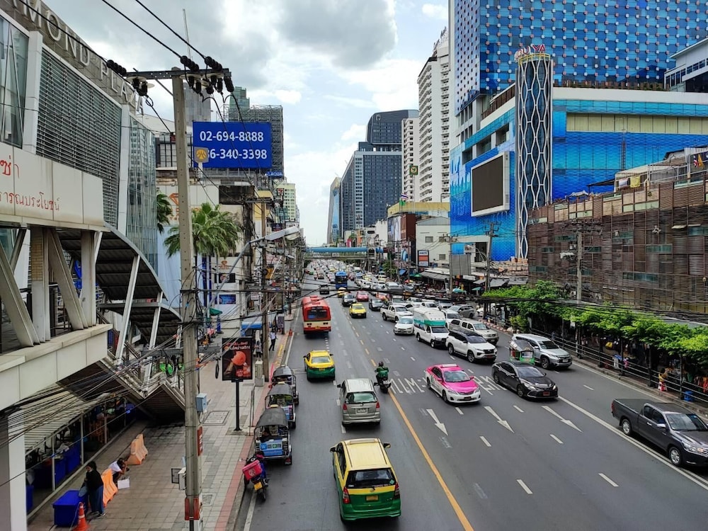 La Porte Bangkok Hotel 38/48
