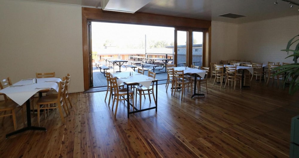 Townhouse Motel Cowra 41/56