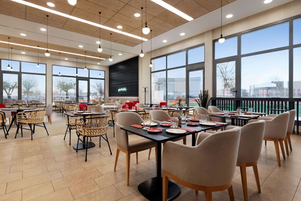 Ramada by Wyndham Madrid Getafe 33/50