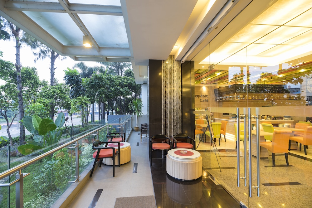 Royal City Hotel 50/55