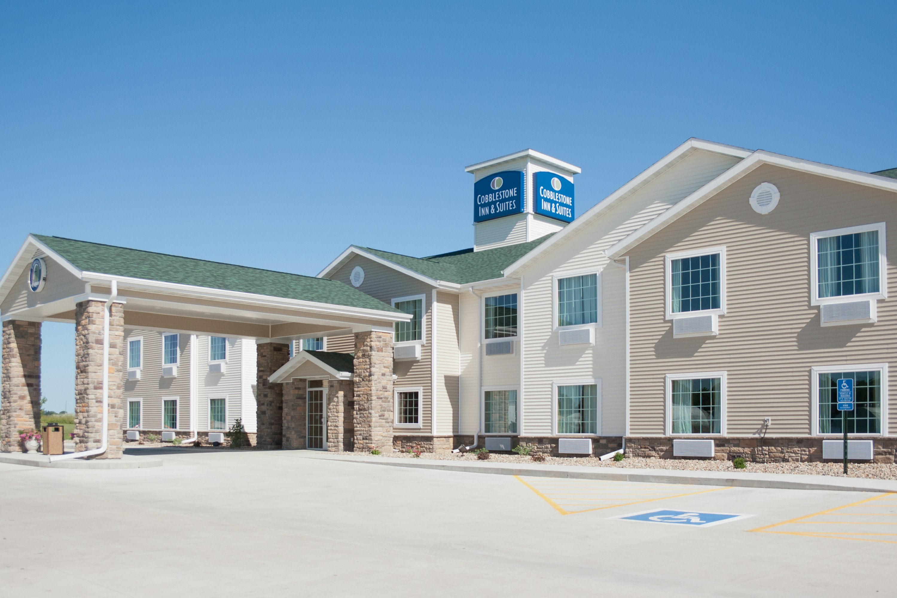 Cobblestone Inn and Suites Winterset 25/27