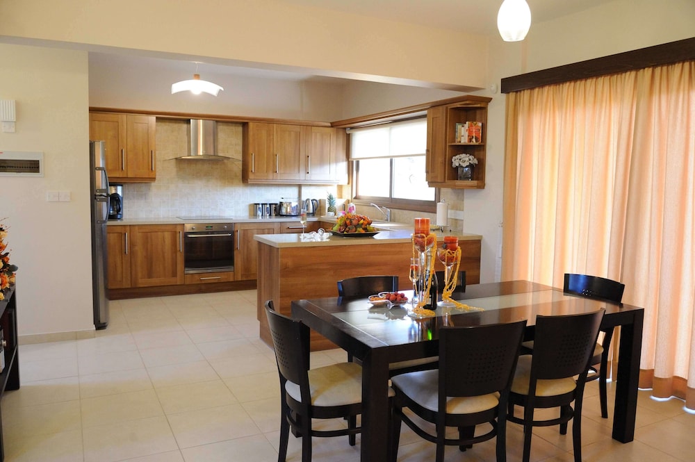 Vineland Holiday Villas 27/48