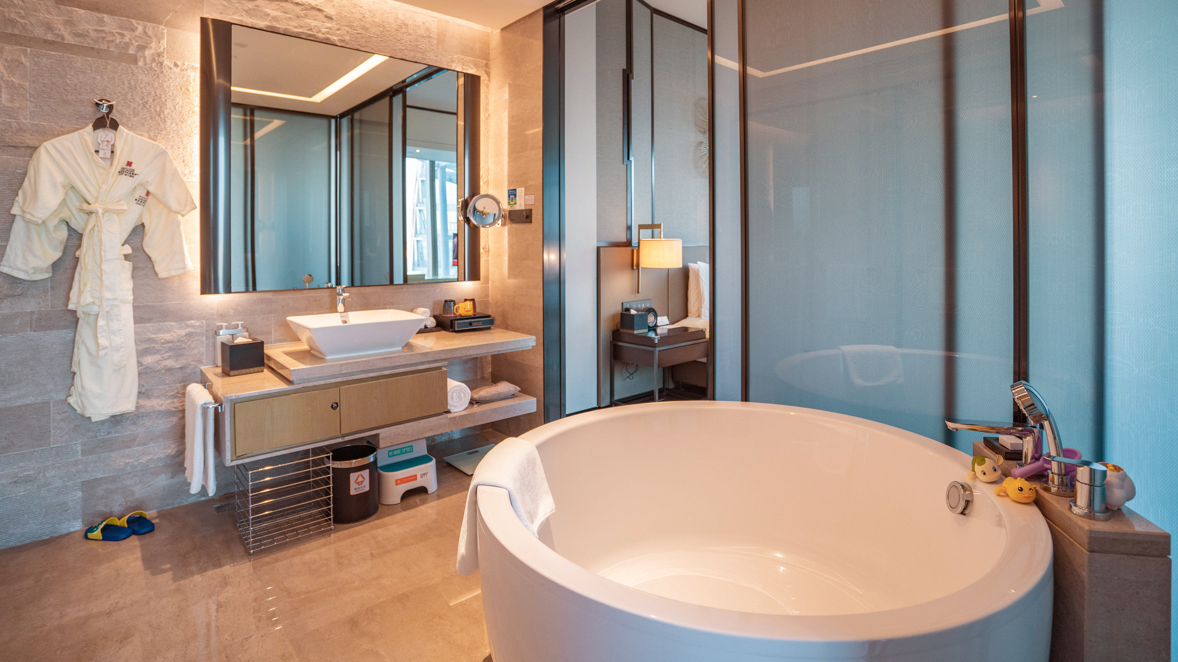 Hualuxe Hotels Resorts Xiamen Haicang 49/50