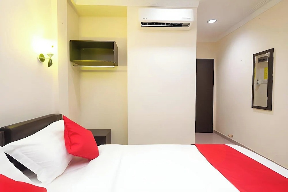 Hotel O T P Hotel 31/54