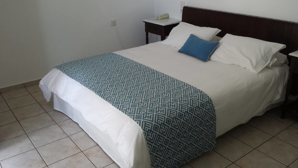 Pelican Bay Art Hotel 12/63