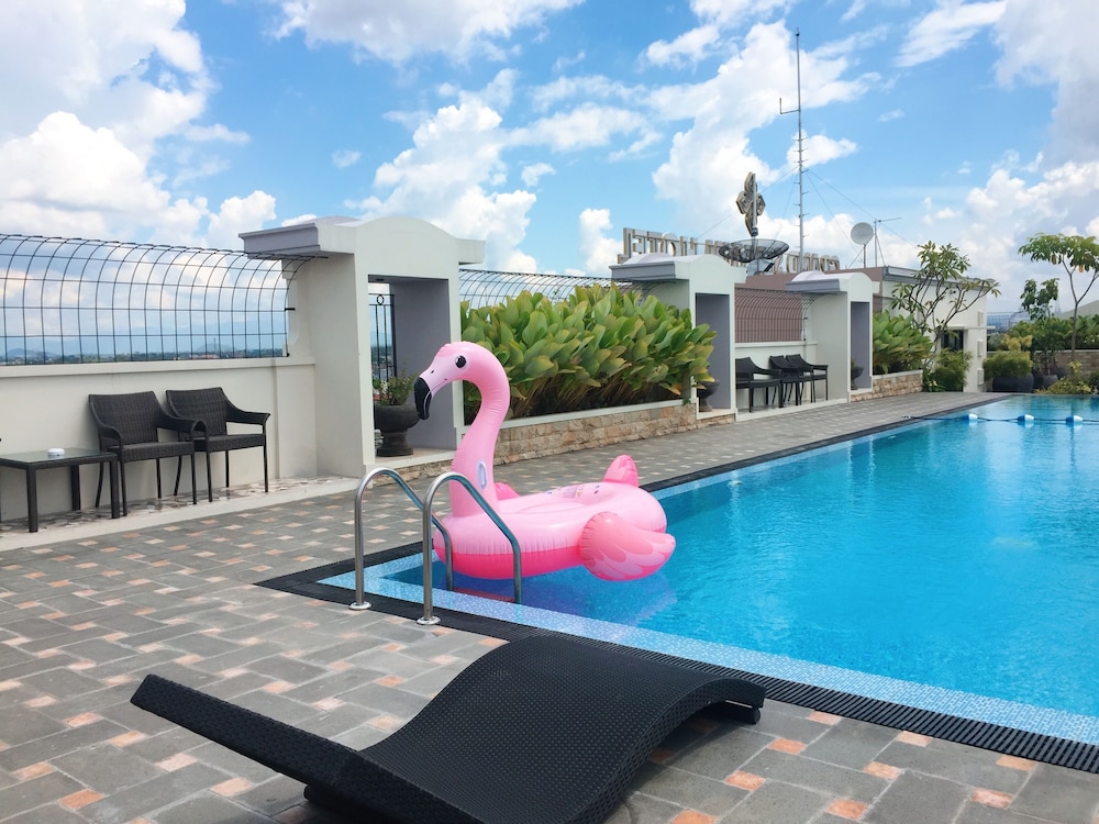 Grand Senyum Hotel 30/33