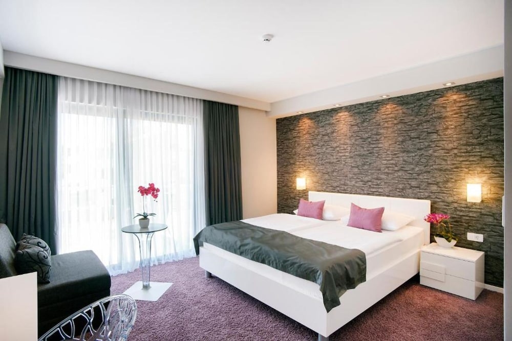 Boutique Hotel Life 5/50