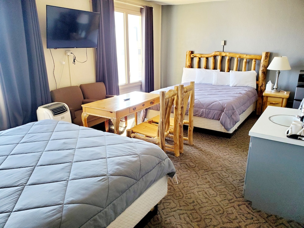 Design, Suite, King and Queen Bed