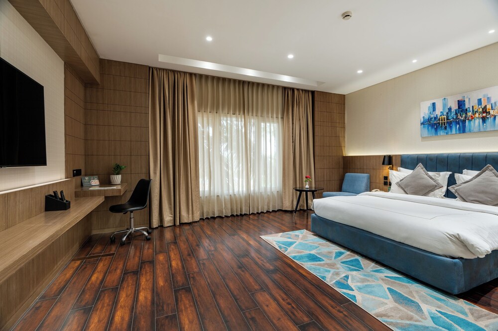 SUPERIOR, KING BED