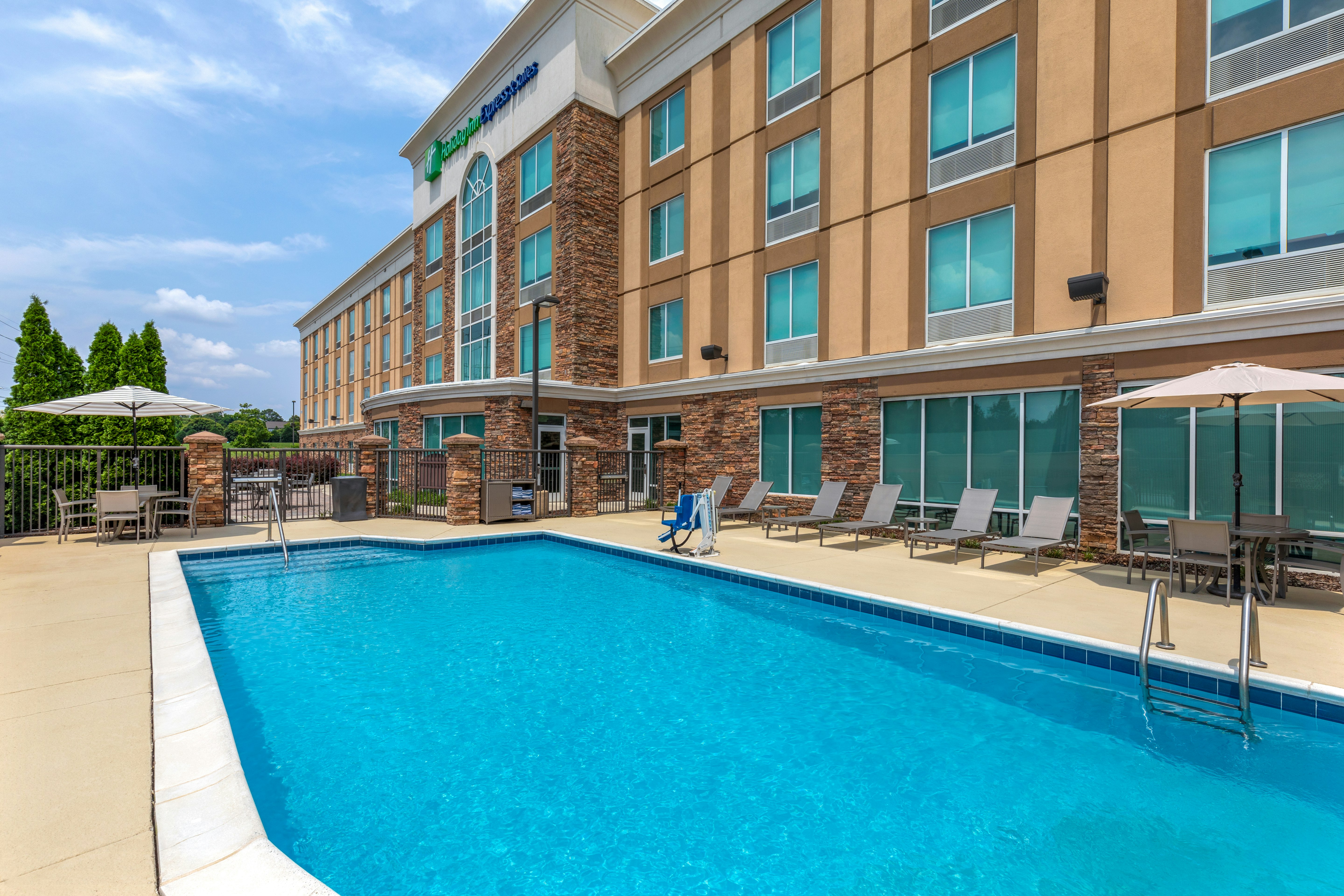 Holiday Inn Express Hotel And Suites Huntsville West Research Pk 8/70