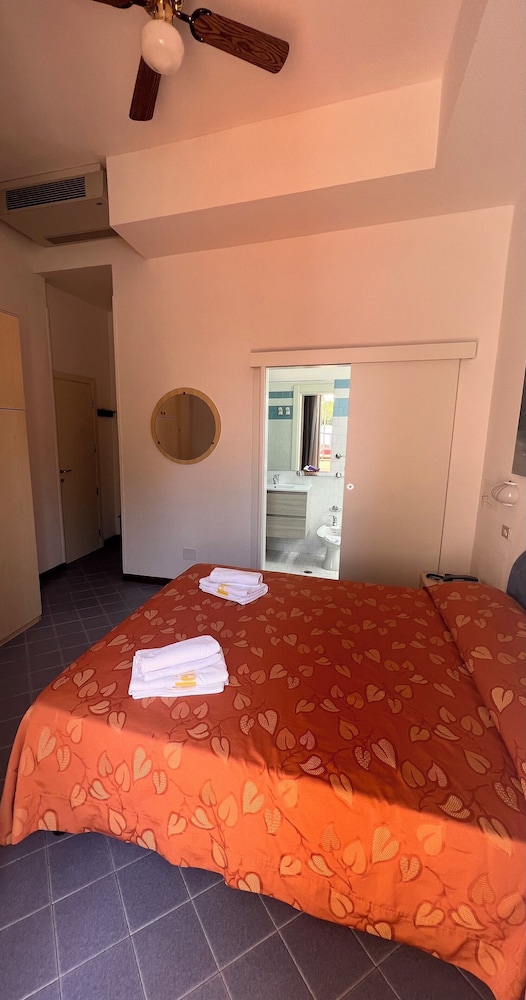 Hotel Villa Dei Fiori 25/56