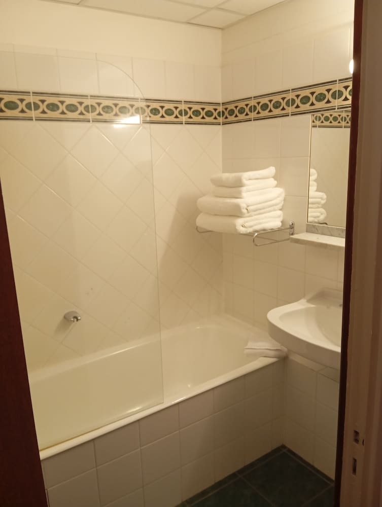 The Originals Aurillac Grand Hotel Saint Pierre 66/67