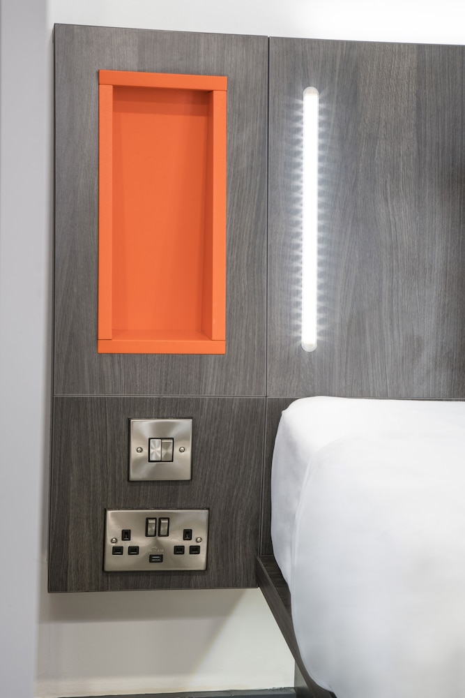Easyhotel Reading 16/22