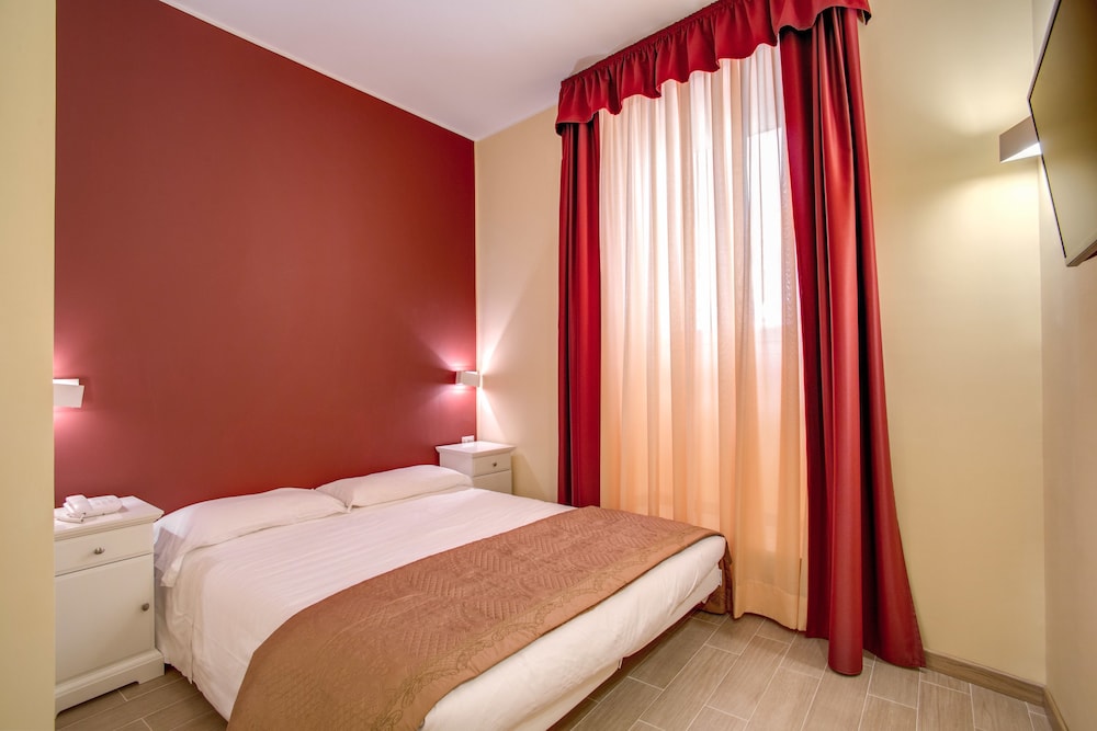 TOP FLOOR NAVONA 11/43