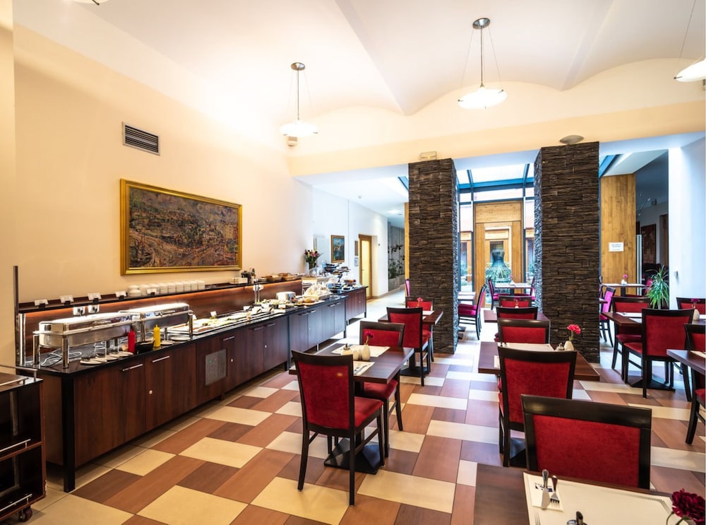 Ea Embassy Prague Hotel Formerly Euroagentur Art Embassy 33/45