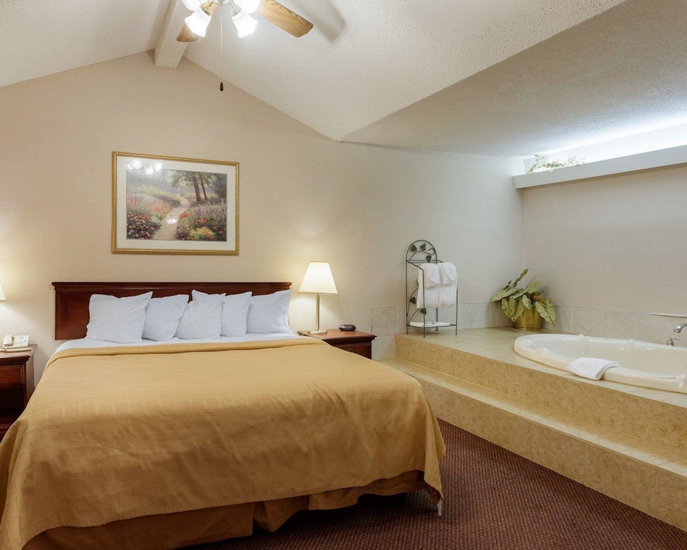 Quality Inn Robinsonville, MS 13/33