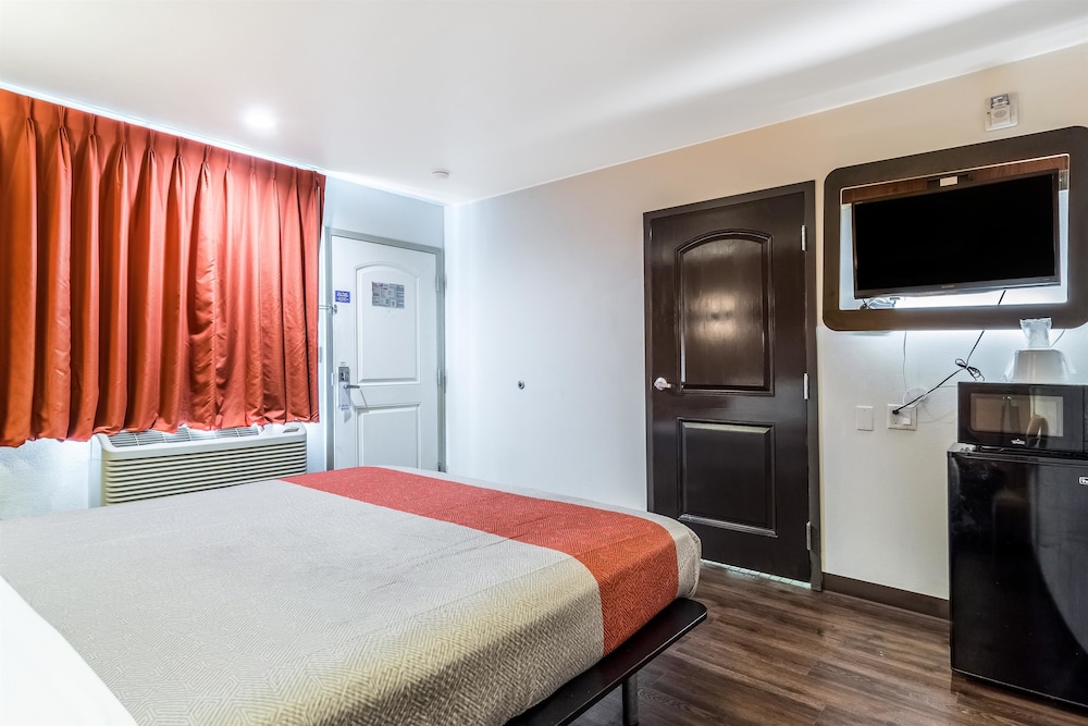 Motel6 Oceanside, CA - Marina 16/32