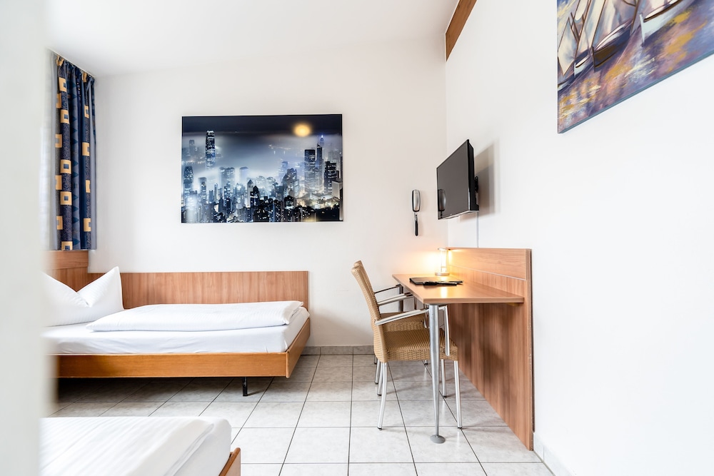Hotel Fresh Inn 11/41