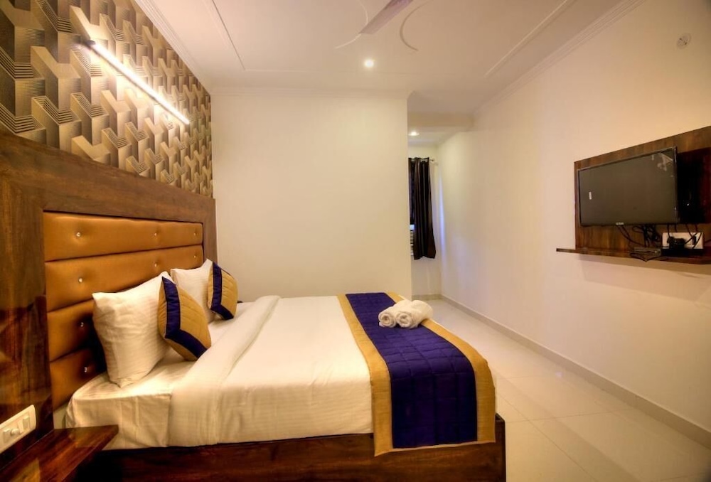 Hotel Ark Of Avalon 12/50
