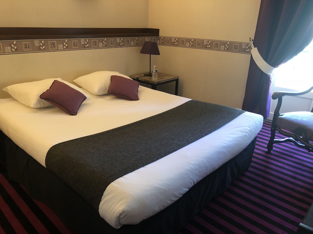 Hotellerie Du Val D'or 11/45