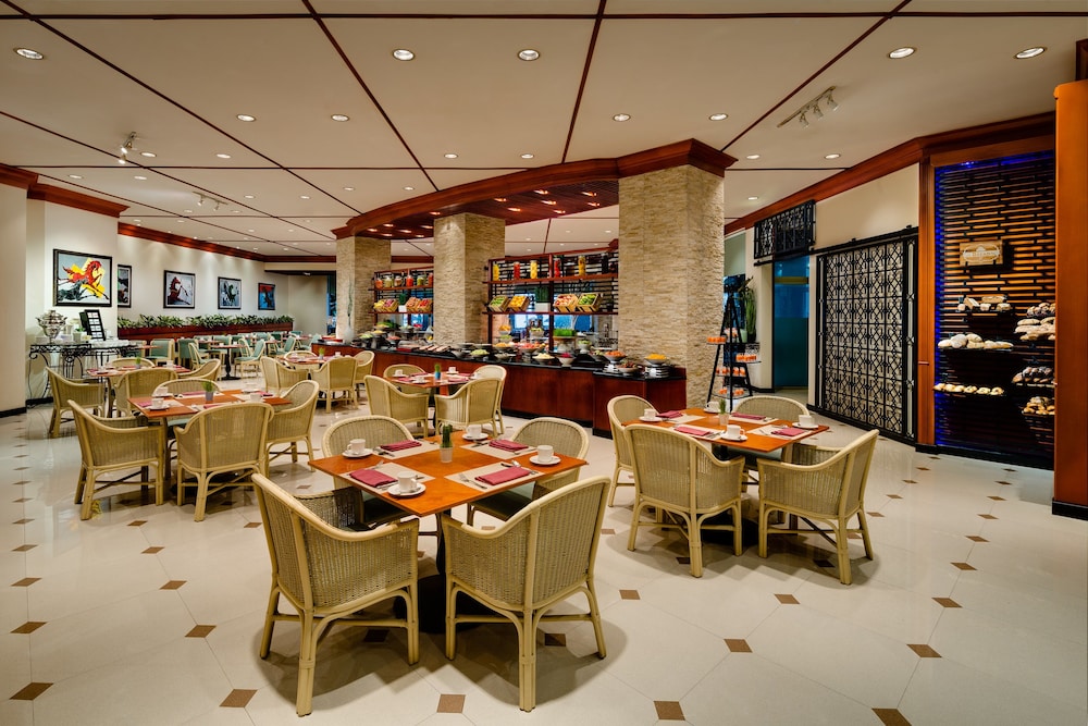 restaurant cafeteria
