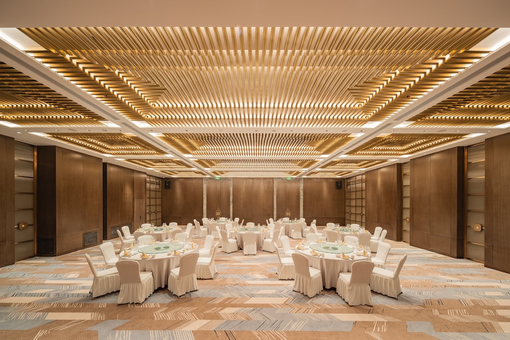 HOLIDAY INN ZHENGZHOU 32/69