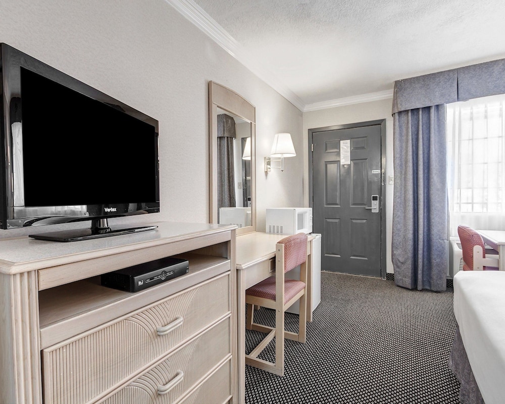 Econo Lodge Van Horn 21/26