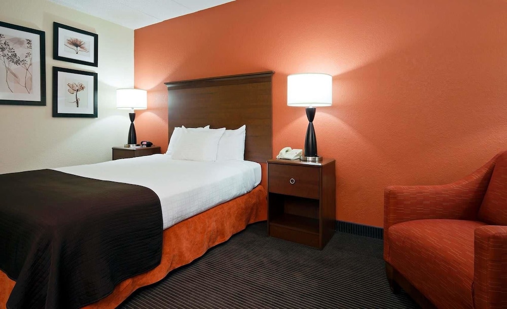 Americinn By Wyndham Manitowoc 19/26