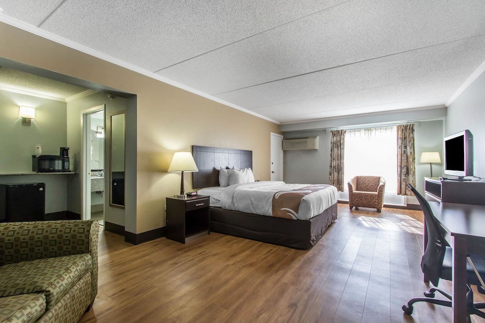 Quality Inn Downtown Historic District 10/32