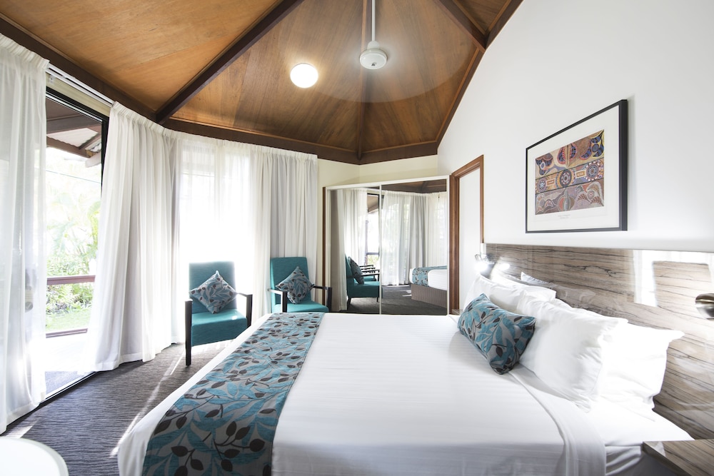 PALMS CITY RESORT 19/63