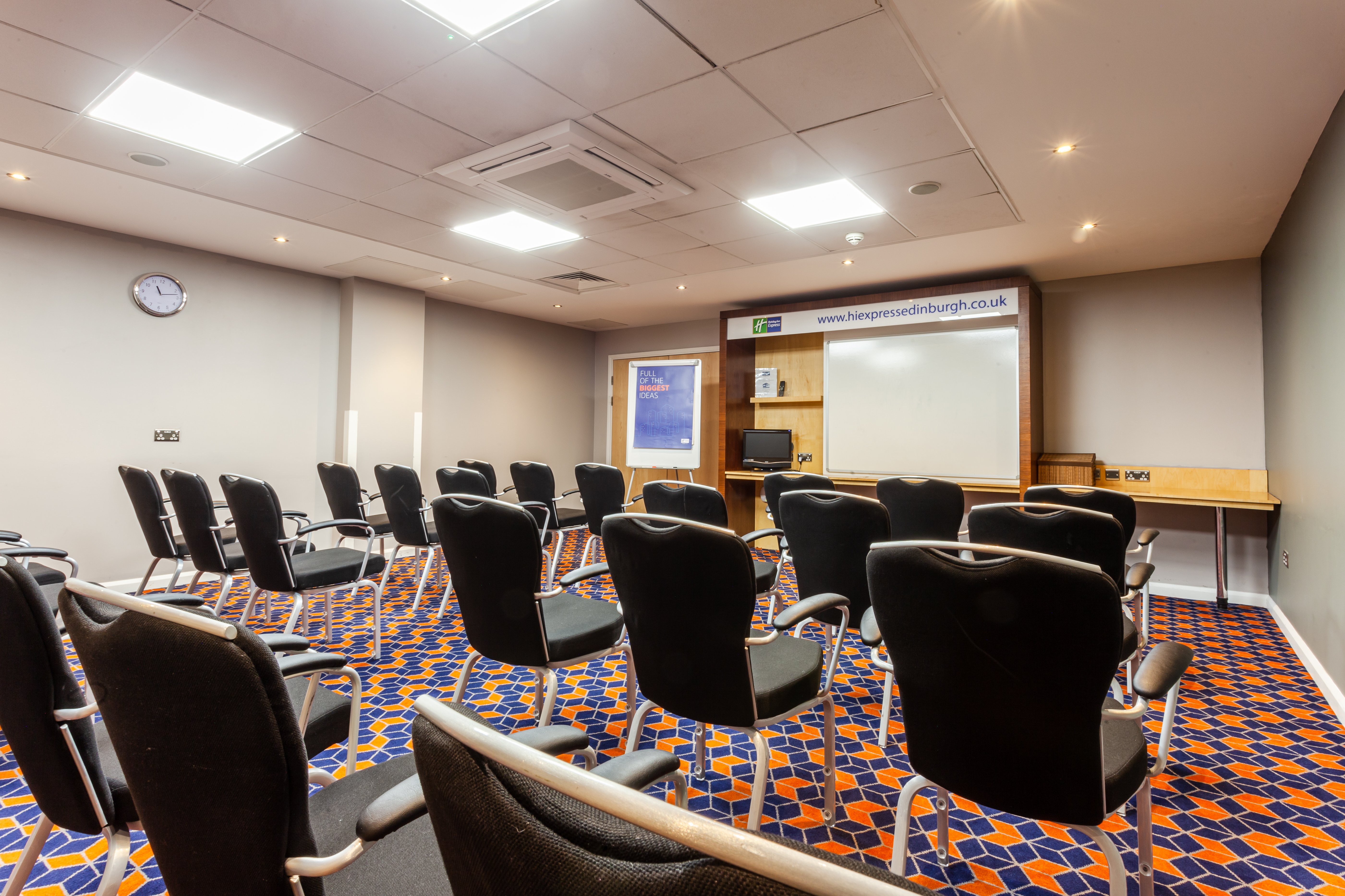 Holiday Inn Express Edinburgh Royal Mile 59/77