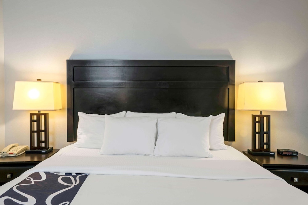 La Quinta Inn & Suites by Wyndham-Brookshire-West Katy 12/39