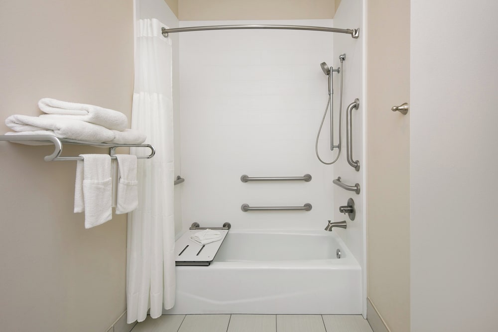 Holiday Inn Express Hotel Suites Amarillo West 68/71