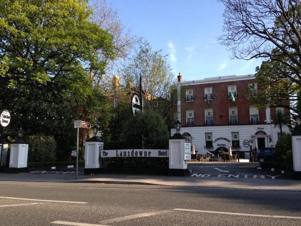 LANSDOWNE HOTEL 4/47