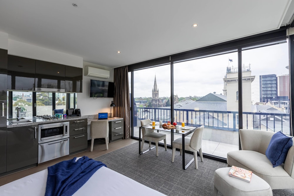 MainStay Suites Hawthorn 30/48