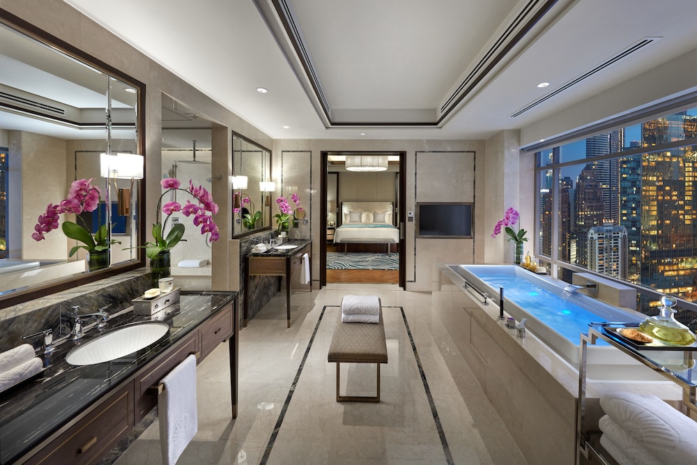 Mandarin Oriental Kuala Lumpur 57/83