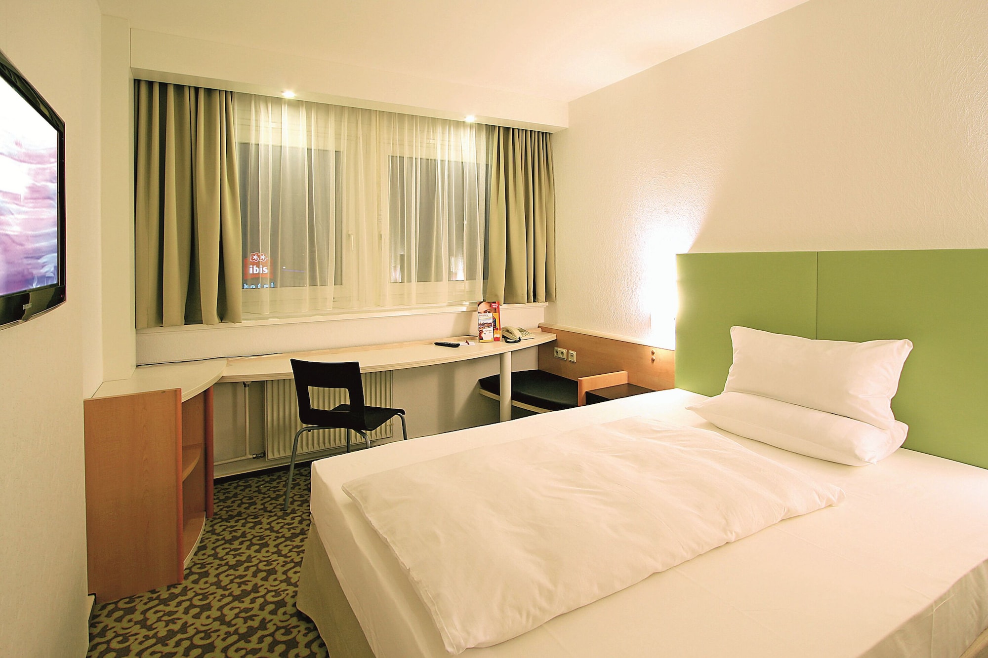 STANDARD, DOUBLE BED