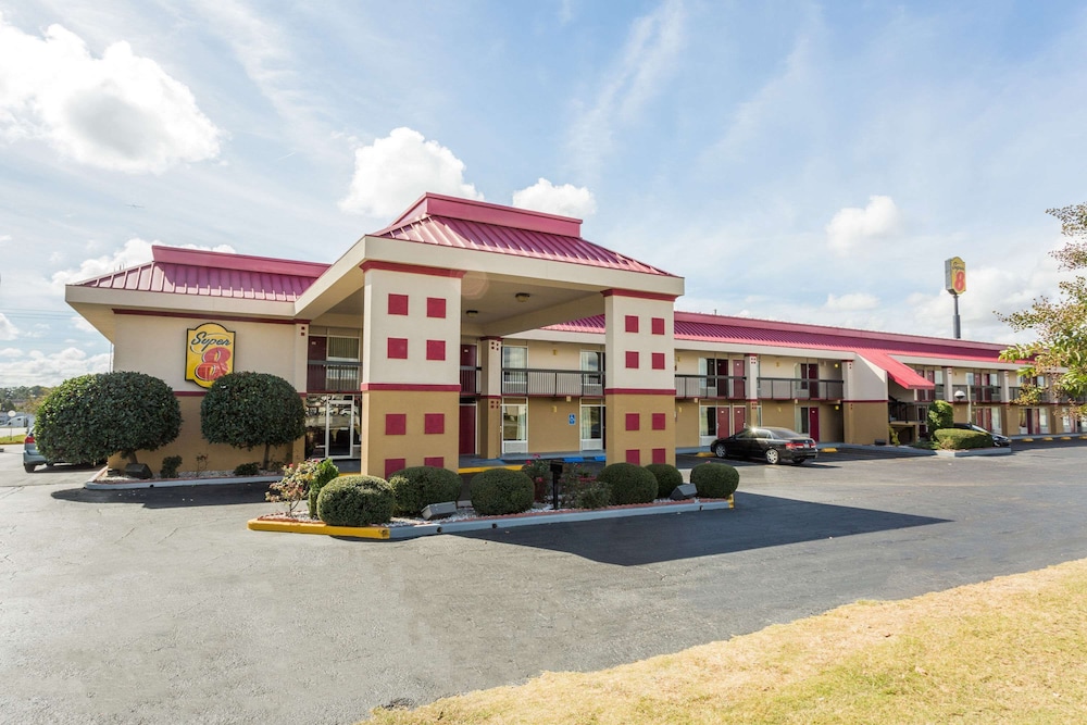 Super 8 by Wyndham Tifton 4/54